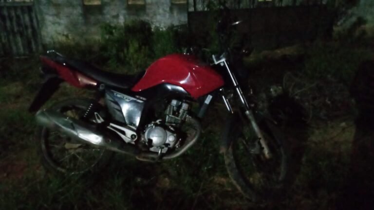 Suspeitos de assalto são presos com moto roubada em Itaituba, no PA