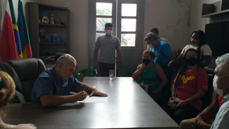 Moradores reivindicam a paralisação de obra na Lagoa do ‘Pai Velho’, no Bairro da Liberdade