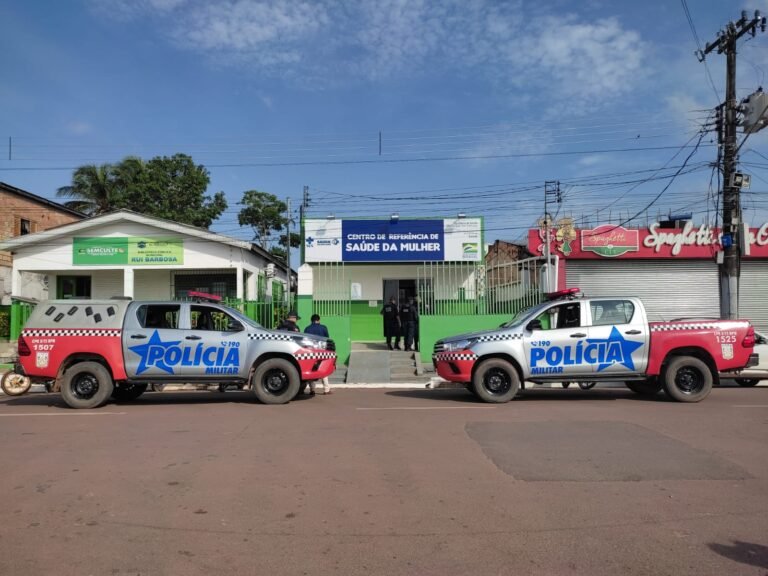 Mulher com problemas mentais causa transtorno à unidade de saúde, em Itaituba