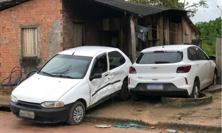 Colisão entre veículos causa danos materiais em Itaituba