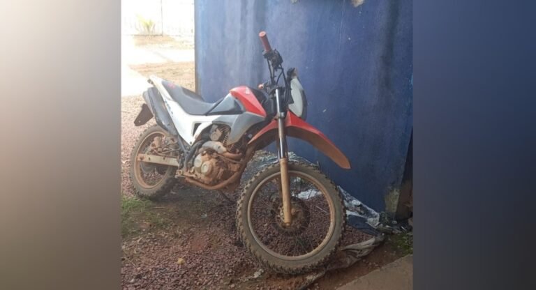 Motocicleta roubada há mais de 5 anos é encontrada pela PM em Jardim do Ouro