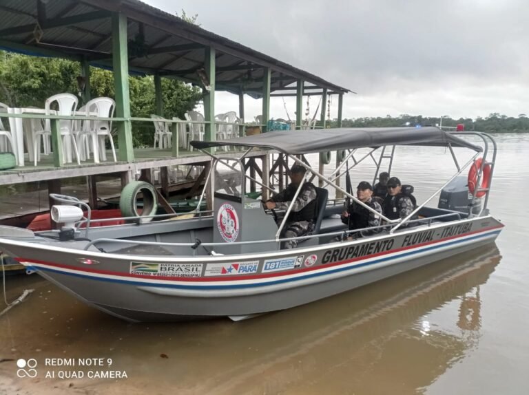Grupamento Tático Operacional da PM realiza patrulhamento fluvial no Rio Tapajós, em Itaituba