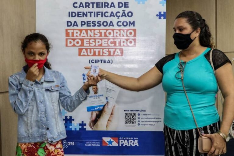 Pessoas com autismo recebem mais 291 carteiras de identificação