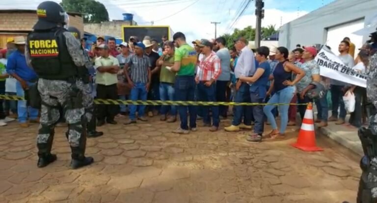 Moradores da comunidade Ituna Itatá se manifestam em busca de uma tratado de Paz em Altamira