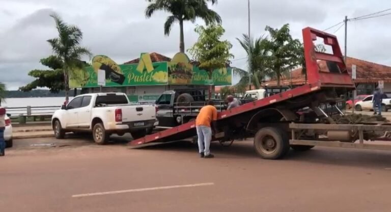 Vereador de Itaituba tem veículo recolhido pelo DETRAN na Avenida Getúlio Vargas