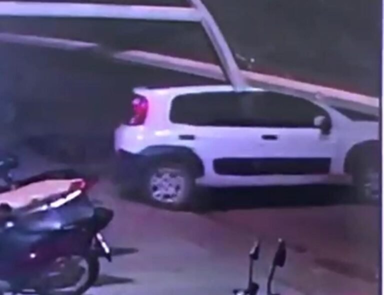 Vídeo: Peça de moto é furtada enquanto o veículo estava em estacionamento, em Itaituba