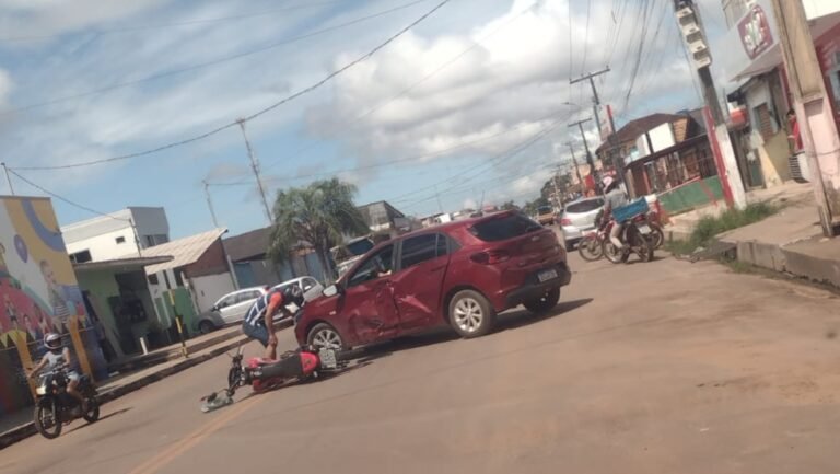 Motociclista fica com laceração no joelho e corte no braço após acidente em Itaituba
