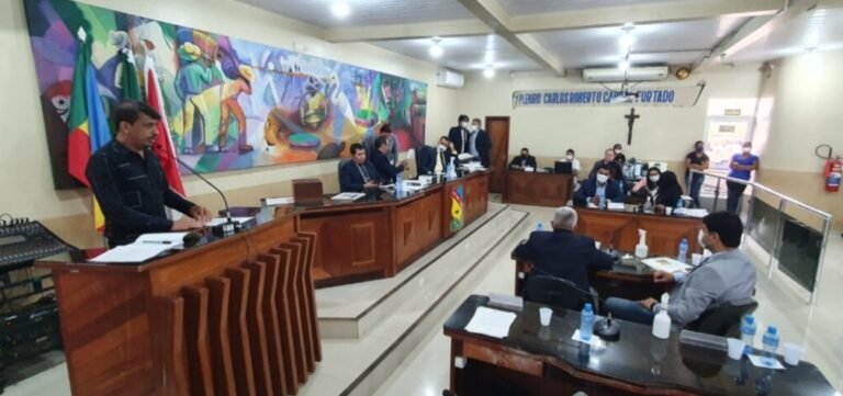 Câmara municipal de Itaituba recebe representante do movimento LGBT durante sessão