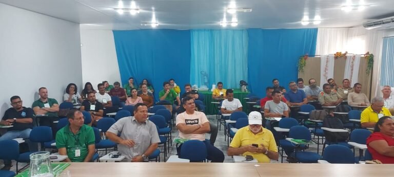Agentes participam de curso de capacitação para gestores municipais de trânsito em Santarém, no PA