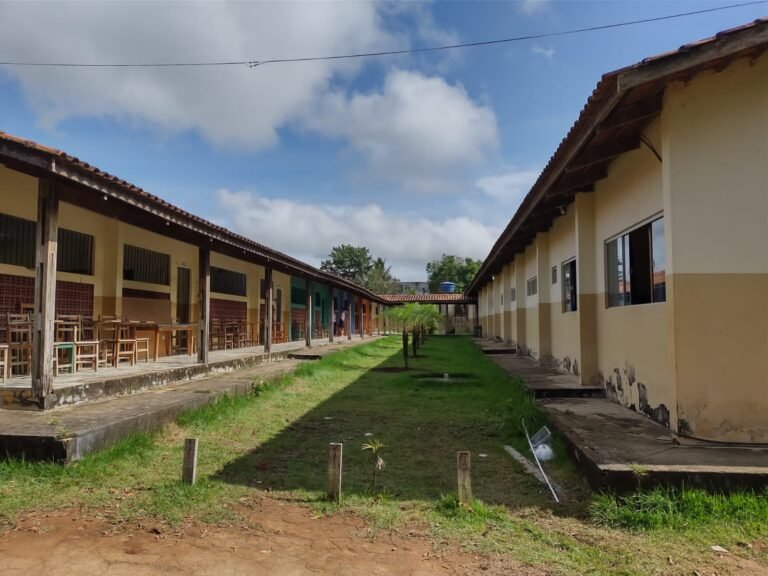 Diretor da 12ª URE visita Escola estadual de Castelo de Sonhos