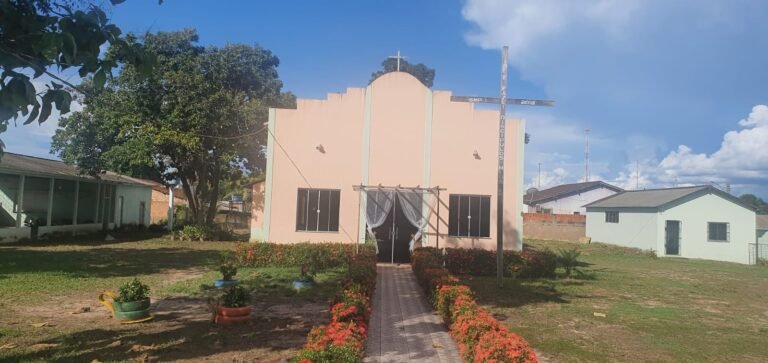 Vídeo: Igreja é invadida por bandidos no bairro da Floresta em Itaituba