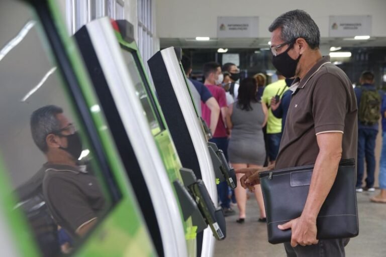 Departamento de Trânsito do Estado inicia transferência digital de veículos