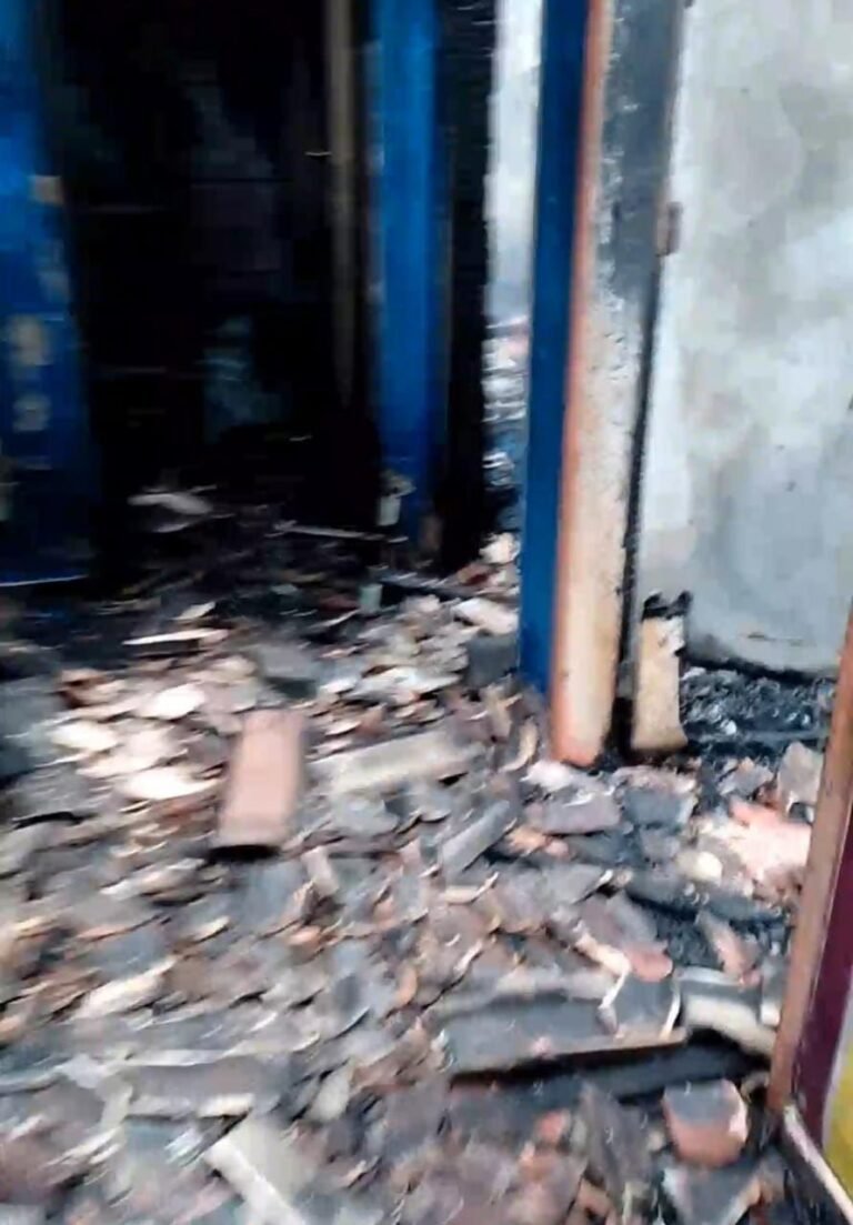 Desempregada tem casa destruída pelo fogo em Itaituba