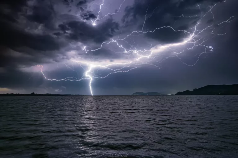 Santarém é considerada área de risco para incidentes com raios, alerta professor da Ufopa