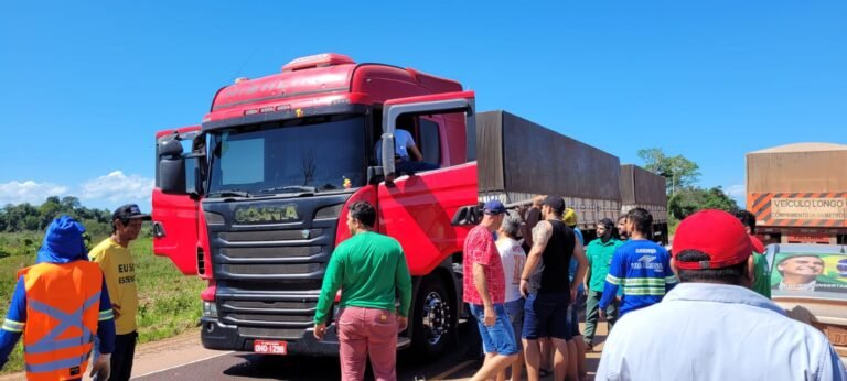 Motorista de Caminhão mata outro Caminhoneiro na BR 163 entre Trairão e Itaituba  no PA