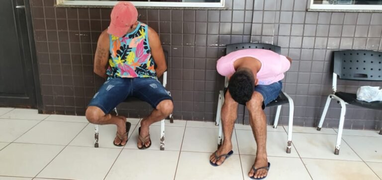Dois homens são presos em flagrante suspeitos de um homicídio na Comunidade de Santa Cruz em Aveiro PA