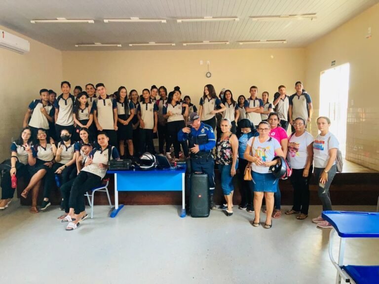Agente de Trânsito da COMTRI realiza projeto “Escola, Família e Comunidade” em Itaituba  PA 