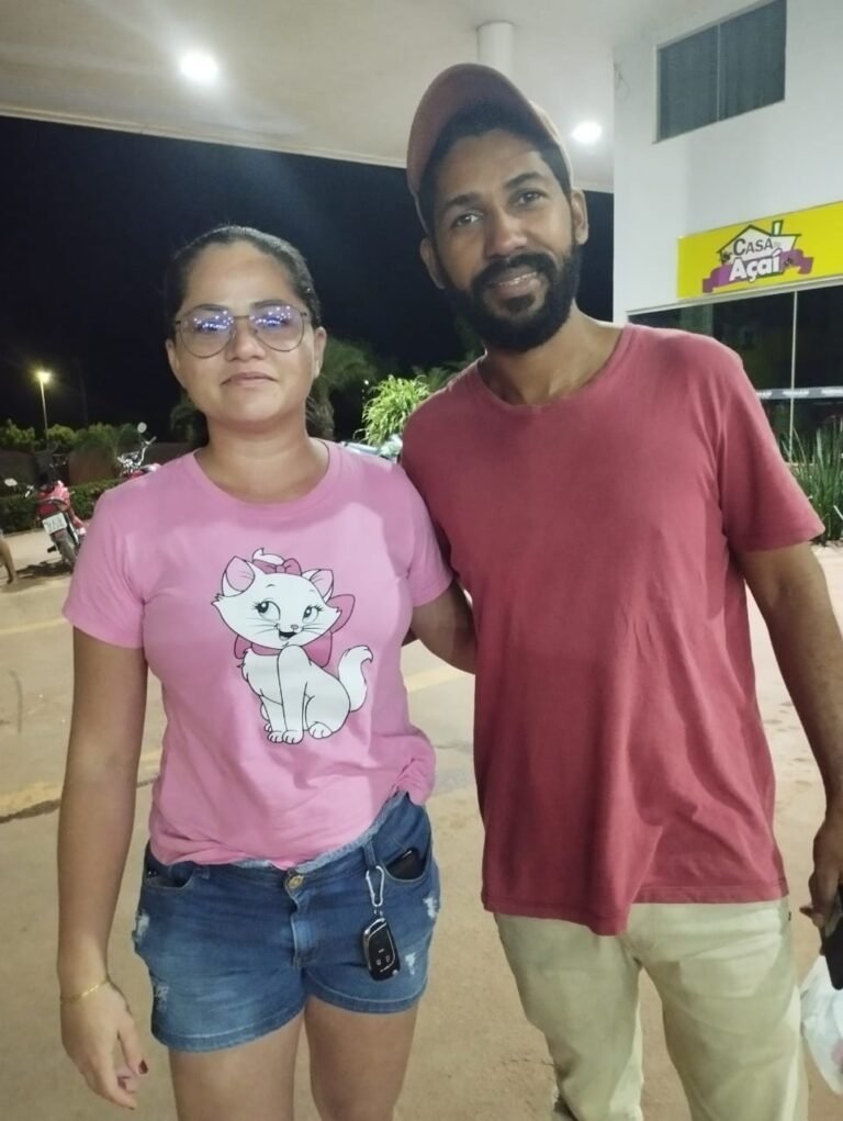 Caminhoneiro acha carteira e devolve para  a dona