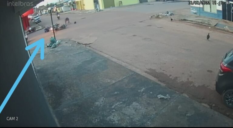 Colisão entre motos no cruzamento da 13° Rua com a Travessa Justo Chermont em Itaituba PA deixou um homem gravemente ferido