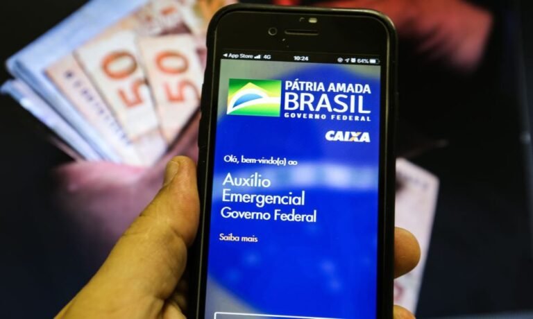 Governo quer dar R$ 1 mil a caminhoneiros e elevar auxílio Brasil para R$ 600