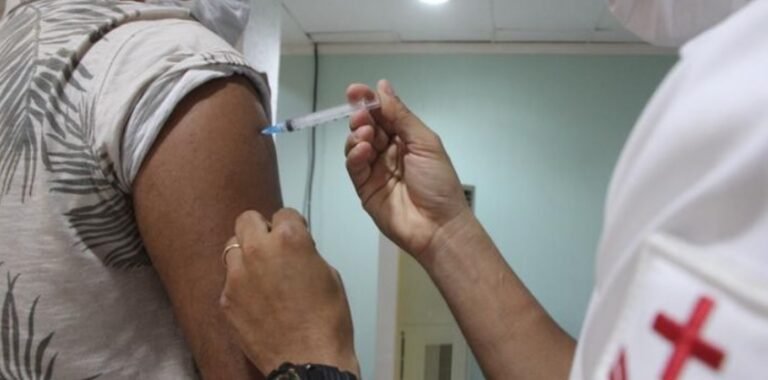 Pessoas com mais de 50 anos serão liberadas para receber a quarta dose