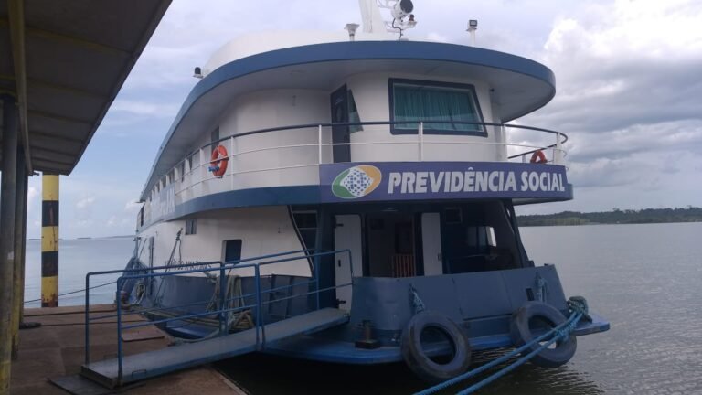 Barco que leva serviços do INSS até Comunidades Ribeirinhas está em Itaituba PA