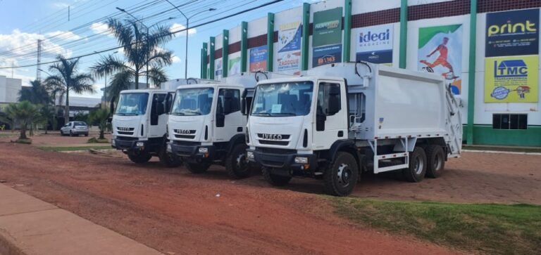 Itaituba  ganha 03 novos caminhões papa lixo 