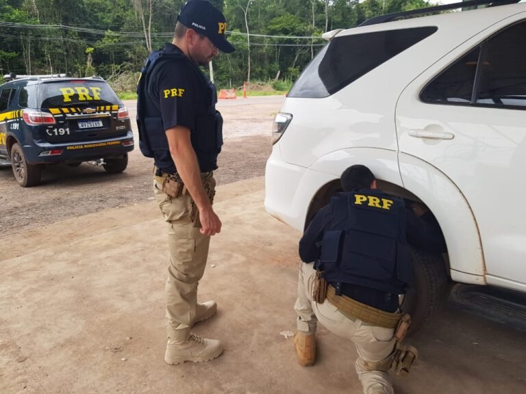 PRF apreende SW4 com sinais identificadores adulterados na BR 163 em Santarém PA