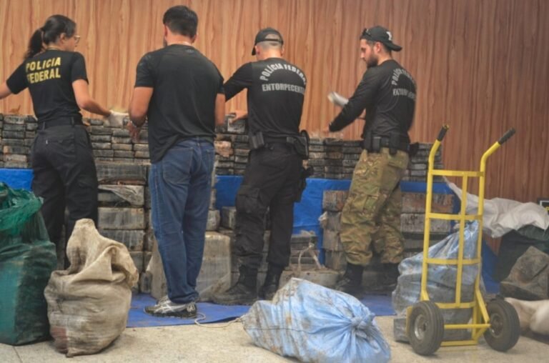 PF incinera quase duas toneladas de drogas em Santa Izabel no PA