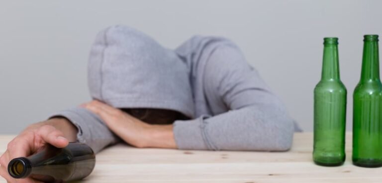 Cientistas criam ‘Pílula antirressaca’ que promete reduzir efeitos do álcool no corpo