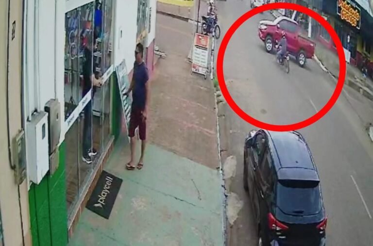 Veja o vídeo: Motorista atravessa preferencial e motociclista colide na lateral do carro em Itaituba PA