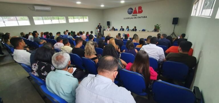 Juízes eleitorais e Advogados participam de reunião preparatória para as Eleições 2022 em Itaituba