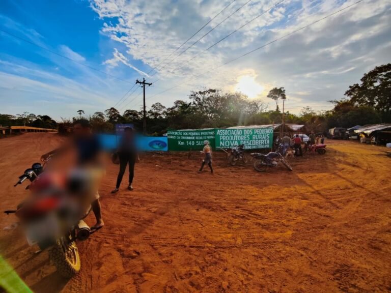 Uruará: Produtores Rurais bloqueiam Transamazônica reivindicando regularização de assentamentos