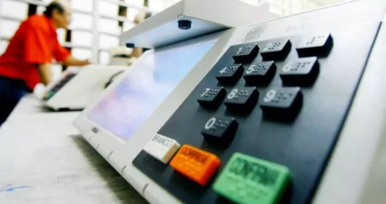 Hoje é o último dia para solicitar voto em trânsito; veja como pedir