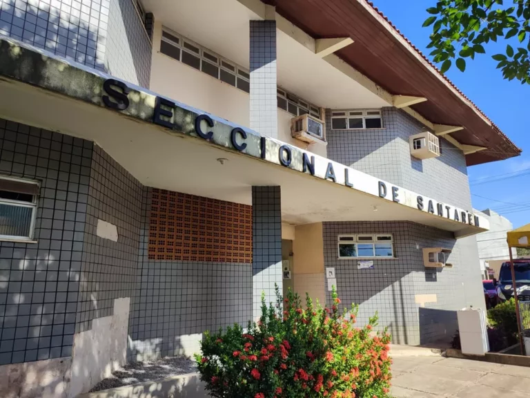 Dupla é presa suspeita de integrar grupo especializado em assaltos, furtos e roubos de veículos, em Santarém