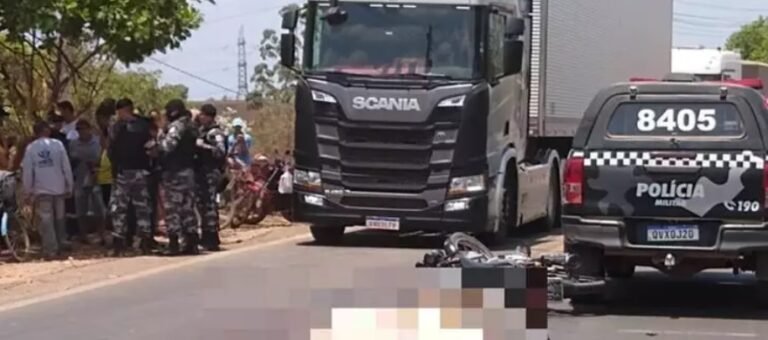 “Ceará” colide contra viatura da PM e tem cabeça esmagada por caminhão, em Marabá