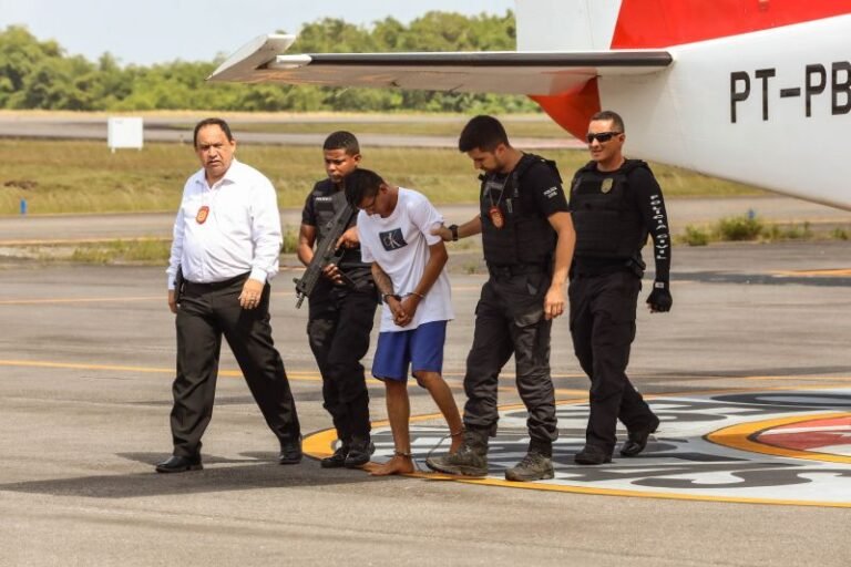 Suspeito de matar delegado amazonense é transportado para Belém