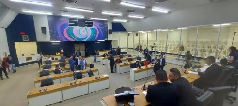 Câmara aprova normas para implantação de antenas do 5G