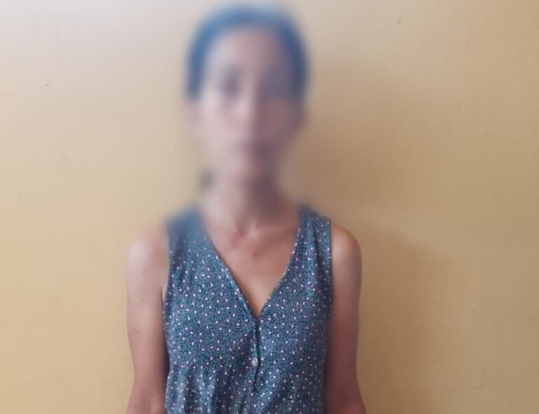 Mulher é presa por furto em supermercado