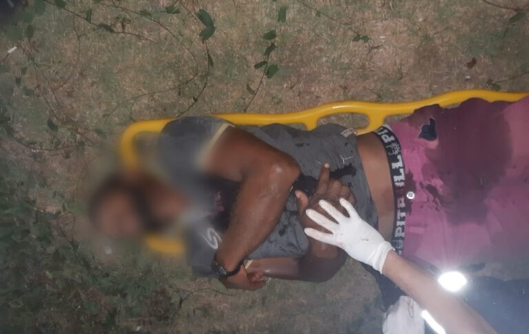Homem morre em hospital após ser esfaqueado