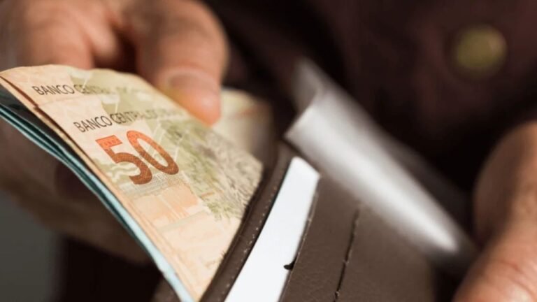 Governo do Pará antecipa salário dos servidores