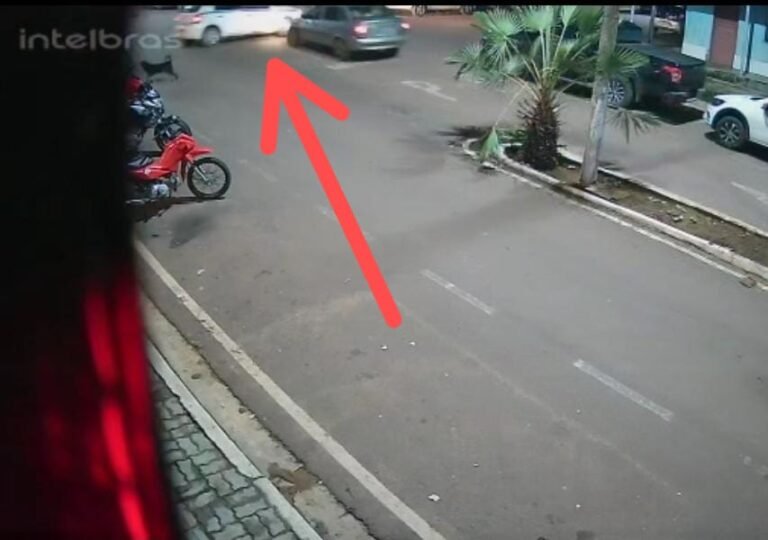 Vídeo: Condutor avança preferencial e causa acidente em Itaituba, no PA