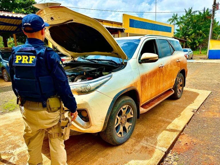 Homem é detido por uso de documento falso