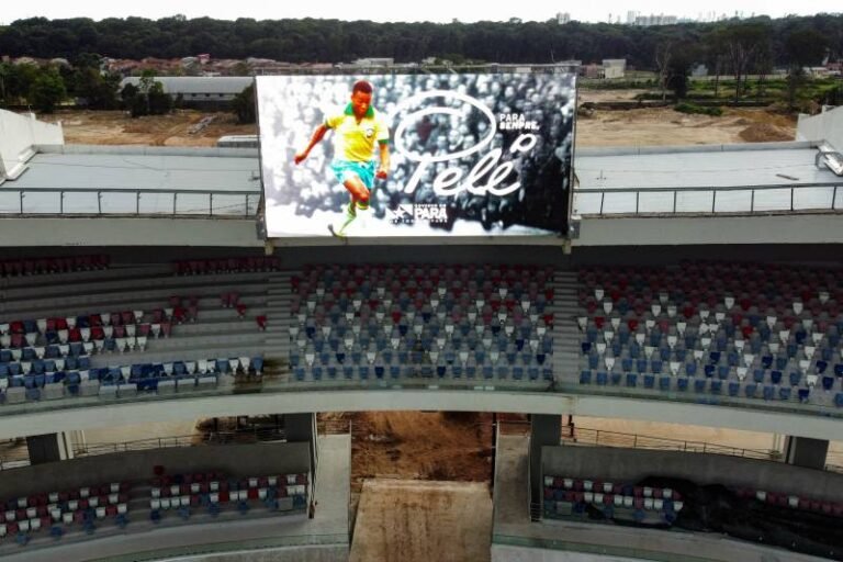 Pelé é homenageado no estádio do Mangueirão e Pará decreta luto oficial