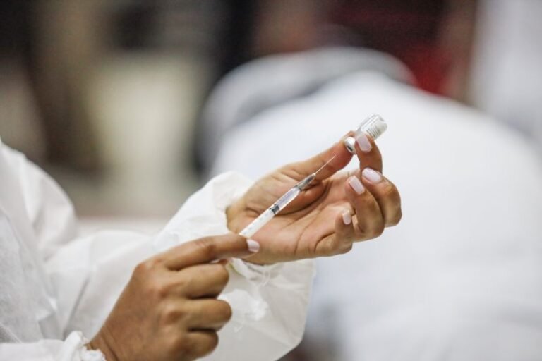 Vacina contra meningite meningocócica C continua disponível nas Unidades Básicas de Saúde