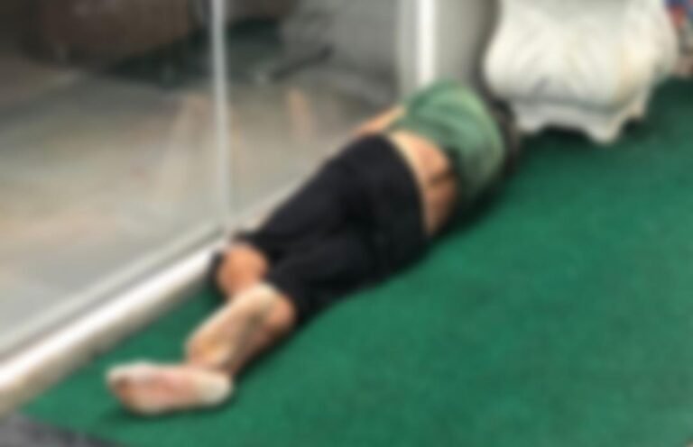 Vídeo: Homem não identificado é encontrado morto em frente de loja de veiculos em Itaituba, no PA