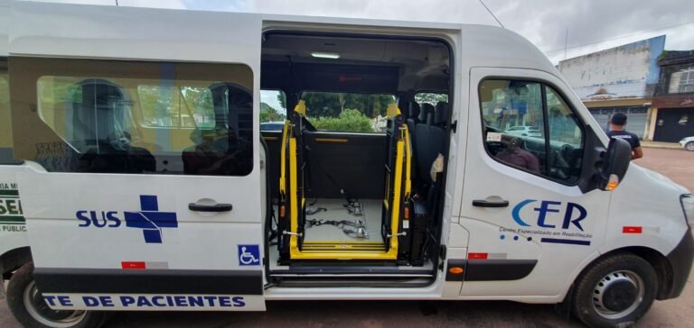 Itaituba recebe veículo para o transporte de pacientes de hemodiálise e usuários do CER