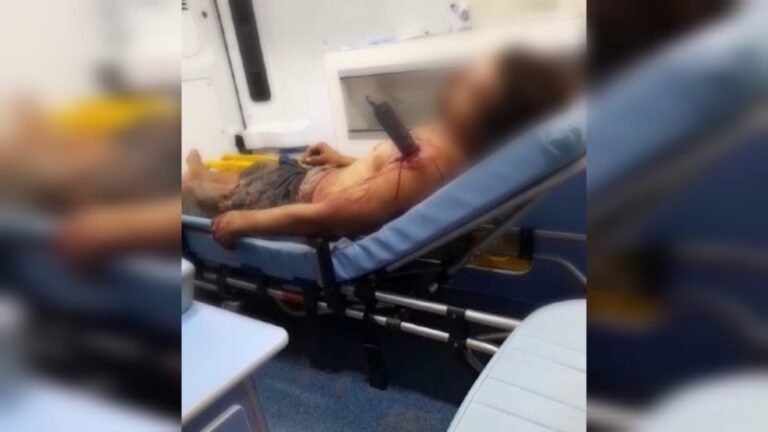 Homem fica com faca cravada no ombro após ser esfaqueado no distrito de Miritituba