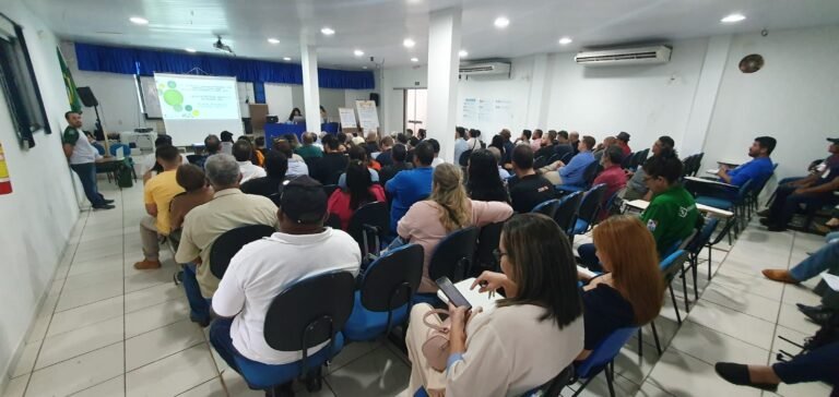 Reunião entre ICMBio e outras entidades discute propostas para elaboração do plano de manejo da APA Tapajós, em Itaituba