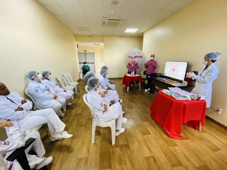 Regional do Tapajós capacita profissionais para tratamento de lesões de pele